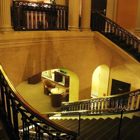 Common Hotel