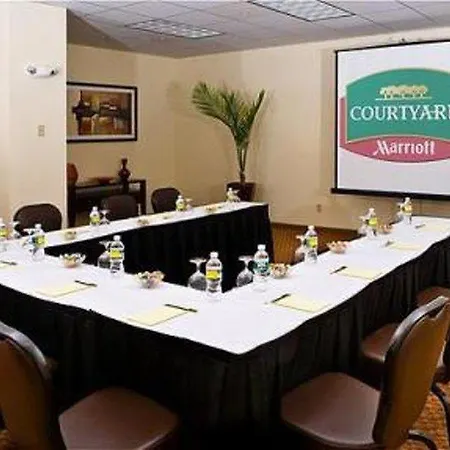 Courtyard By Marriott Logan Airport Hotel Boston