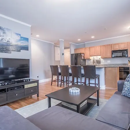 Apartment Two-bedroom House On Columbus Avenue