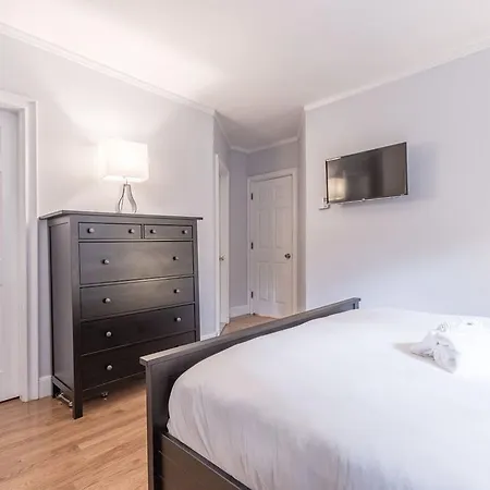Apartment Two-bedroom House On Columbus Avenue