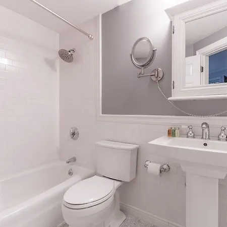 Two-bedroom House On Columbus Avenue