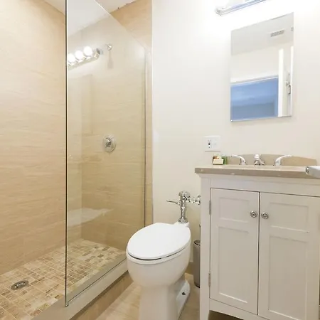 Apartment Two-bedroom On Arch Street Apt 5c *