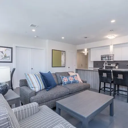 Three-bedroom On Massachusetts Avenue Apt 2