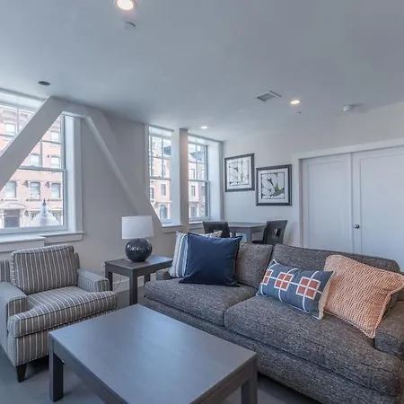Apartment Three-bedroom On Massachusetts Avenue Apt 2