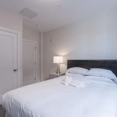 Apartment Three-bedroom On Massachusetts Avenue Apt 2