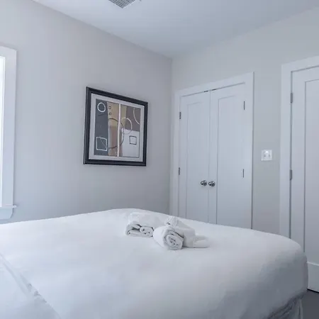 Three-bedroom On Massachusetts Avenue Apt 1 Boston