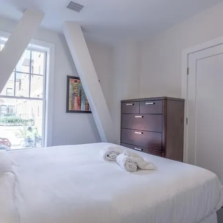 Apartment Three-bedroom On Massachusetts Avenue Apt 1 Boston