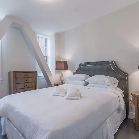 Apartment Two-bedroom On Massachusetts Avenue Apt 3
