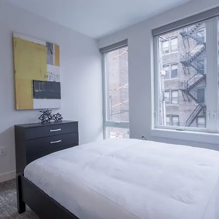 One-bedroom On Beacon Street Apt 205 Apartment