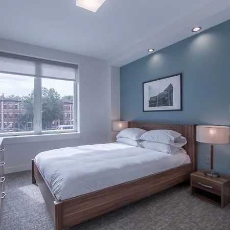 One-bedroom On Beacon Street Apt 206 *