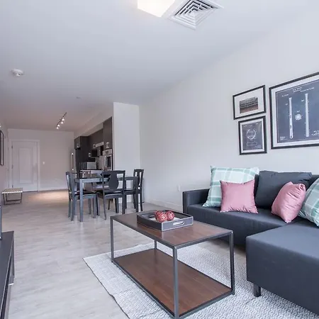 One-bedroom On Beacon Street Apt 206 Apartment *