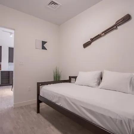 Apartment One-bedroom On Beacon Street Apt 208