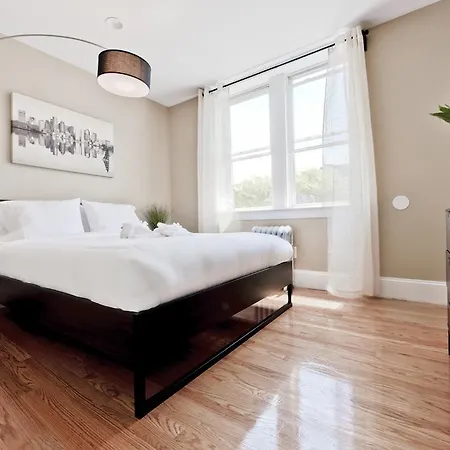Three-bedroom On Egmont Street Apt 6 *