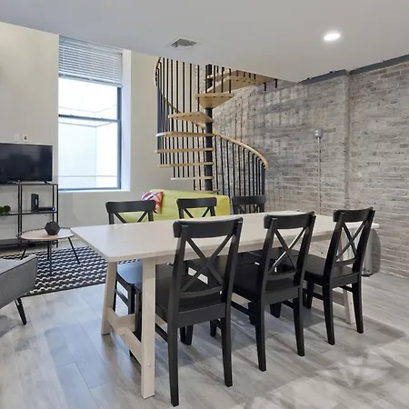 Apartment On Washington Street *