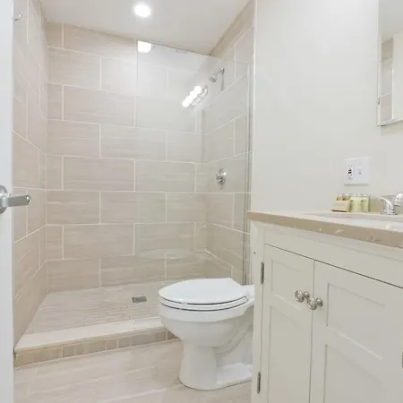 Studio On Arch Street Apt 3a