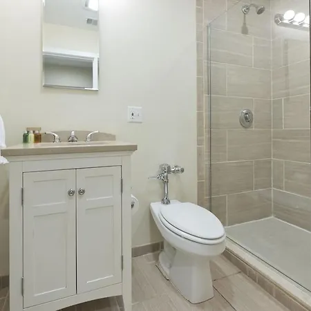 Studio On Arch Street Apt 4b *