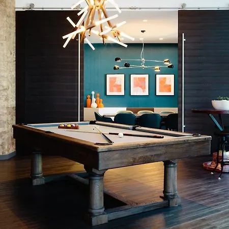 Bluebird Suites At Van Ness