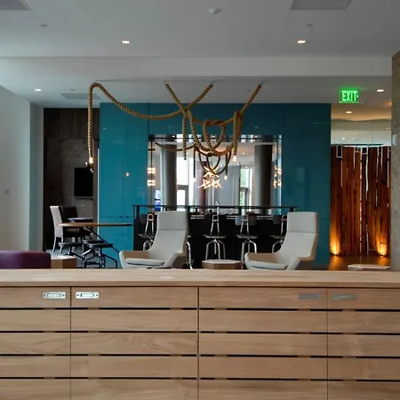 Bluebird Suites At Van Ness Apartment *