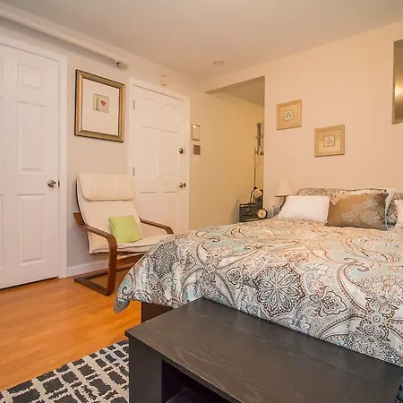 Back Bay Studio By Stars Of
