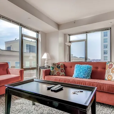 Bluebird Suites At Boylston Boston