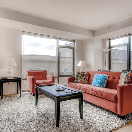 Bluebird Suites At Boylston *
