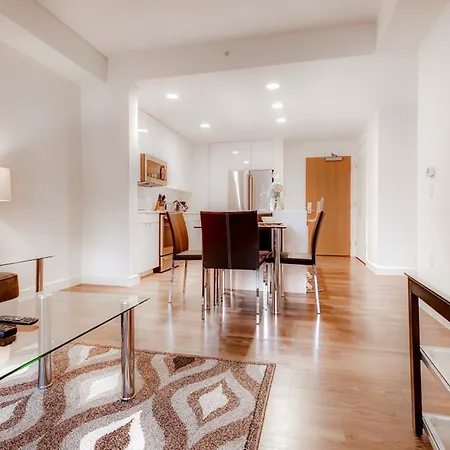 Bluebird Suites At Van Ness Apartment *