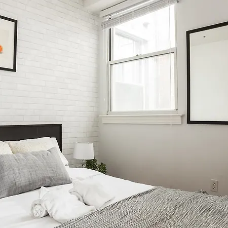 One-bedroom On Boylston Street Apt 11 Boston