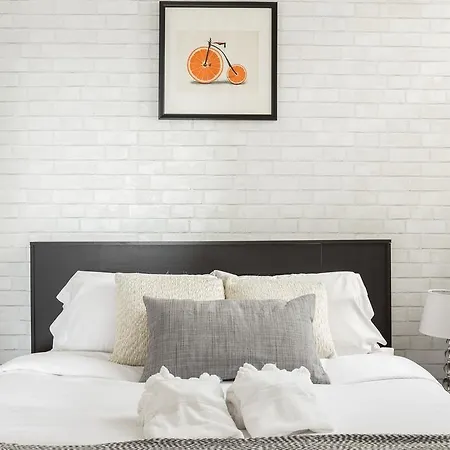 One-bedroom On Boylston Street Apt 11 Apartment *
