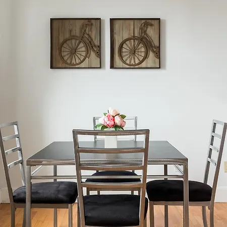 One-bedroom On Boylston Street Apt 11 Apartment *