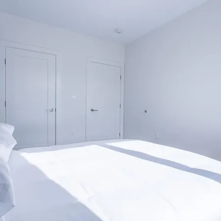 One-bedroom On Beacon Street Apt 204