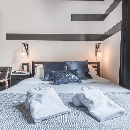 Studio On Arch Street Apt 4e * Boston