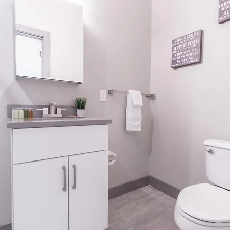 One-bedroom On Washington Street Apt 205