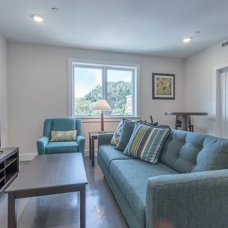 Apartment Two-bedroom On Massachusetts Avenue Apt 5 Boston