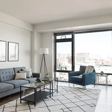 One-bedroom On Boylston Street Apt 914 *