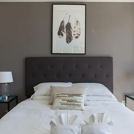 One-bedroom On Boylston Street Apt 603 *