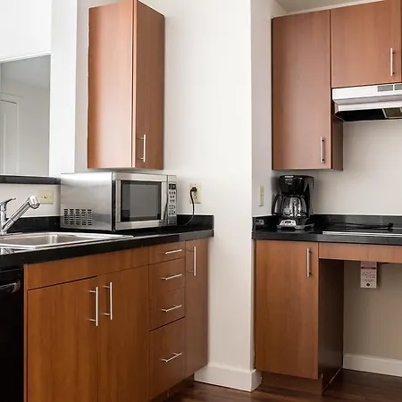 One-bedroom On Brookline Avenue Apt 634