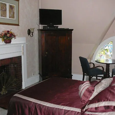 463 Beacon Street Guest house 2*