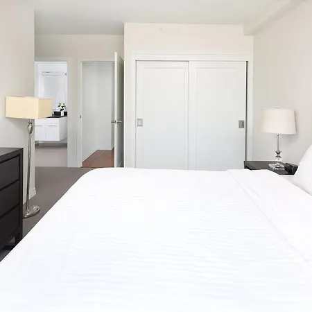Oakwood At Watermark Seaport Apartment