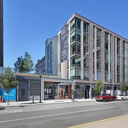 Oakwood At Watermark Seaport