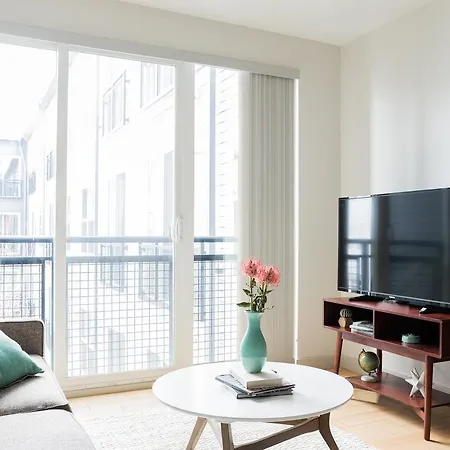 Apartment One-bedroom On D Street Apt 350 *