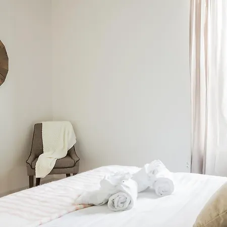 Apartment One-bedroom On D Street Apt 350 Boston