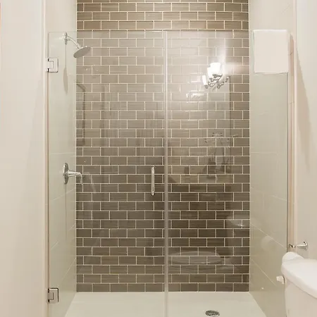 Three-bedroom On D Street Apt 20 *