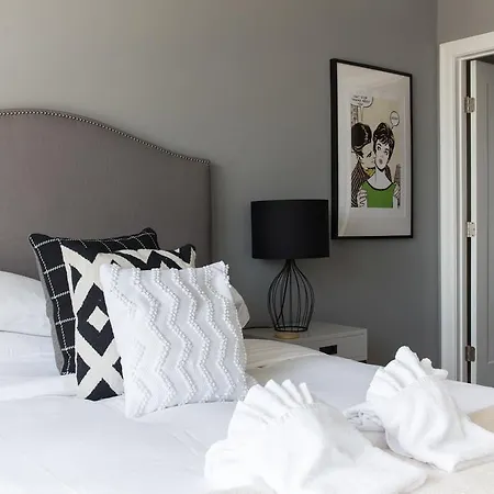 Three-bedroom On D Street Apt 20 Aparthotel *