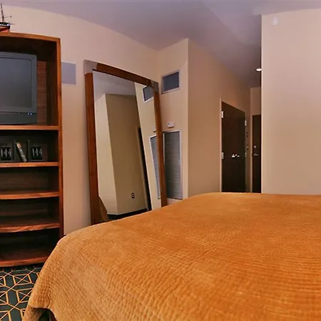Harborside Hotel