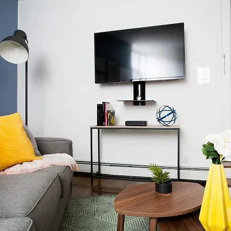 One-bedroom On N Margin Street Apt 1