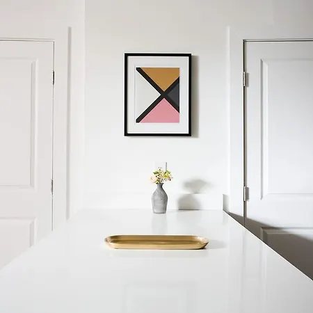 Aparthotel One-bedroom On N Margin Street Apt 1