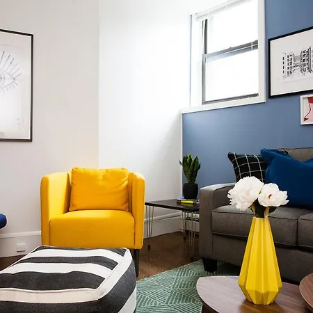 Aparthotel One-bedroom On N Margin Street Apt 1 *