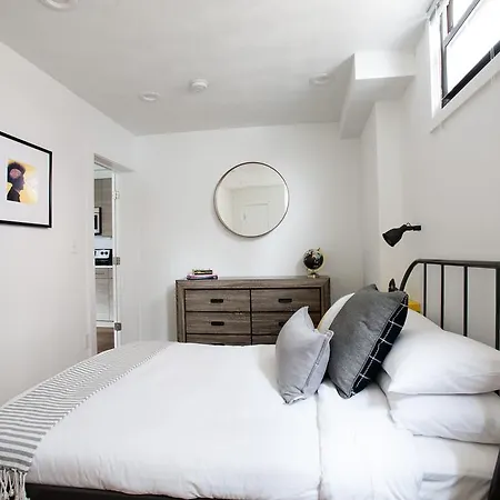 One-bedroom On N Margin Street Apt 1