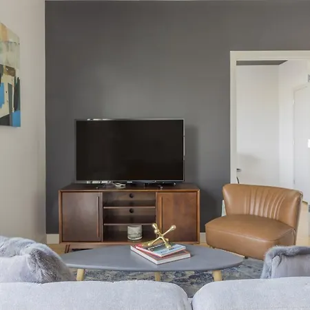 Apartment One-bedroom On D Street Apt 345