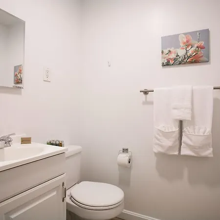 Studio On Beacon Street Apt 14 * Boston